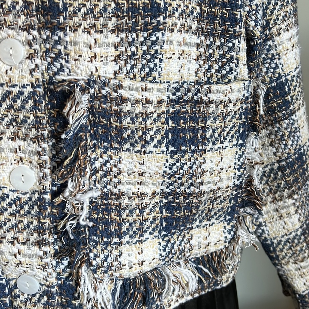 BOUCLE Jacket - Picture 3 of 10